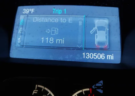 2014 Ford Focus Se z USA, uszkodzony, nr VIN 1FADP3F21EL251998